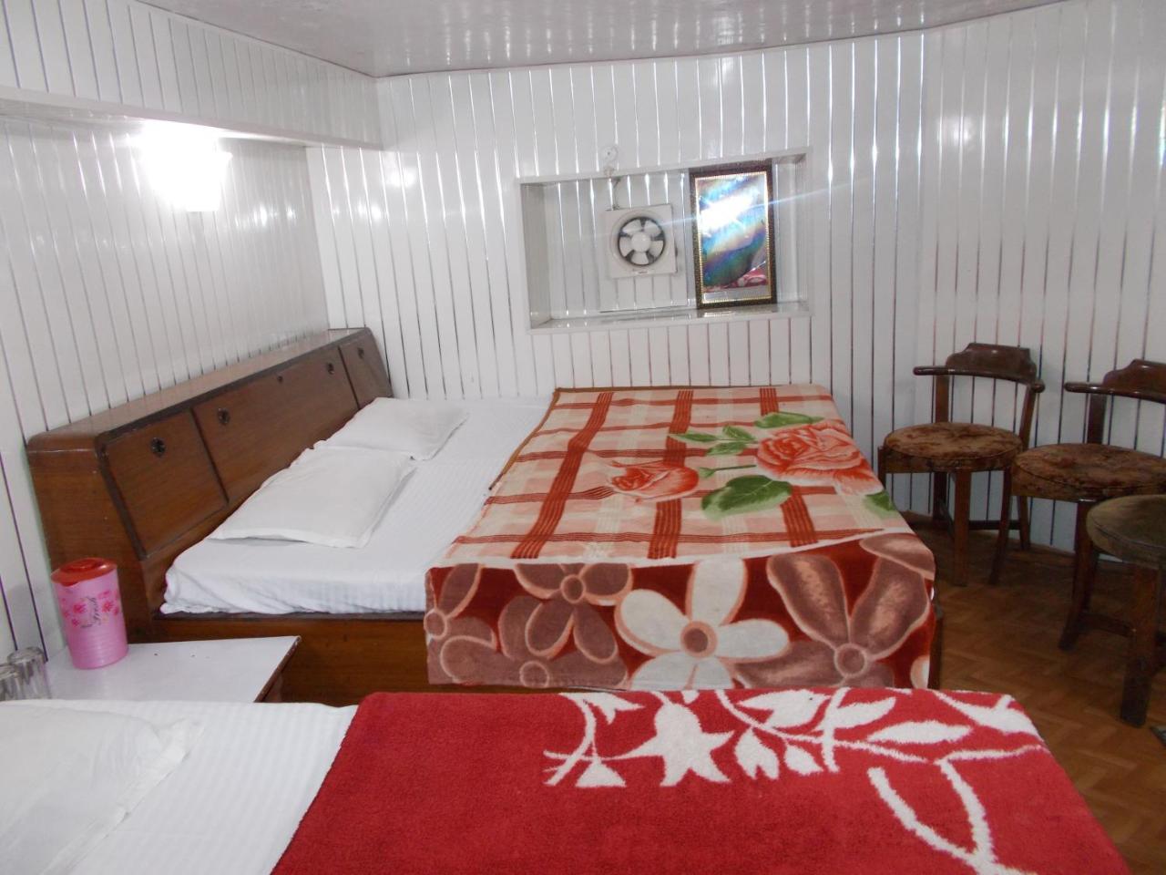 Hotel Darpan Найнітал Екстер'єр фото